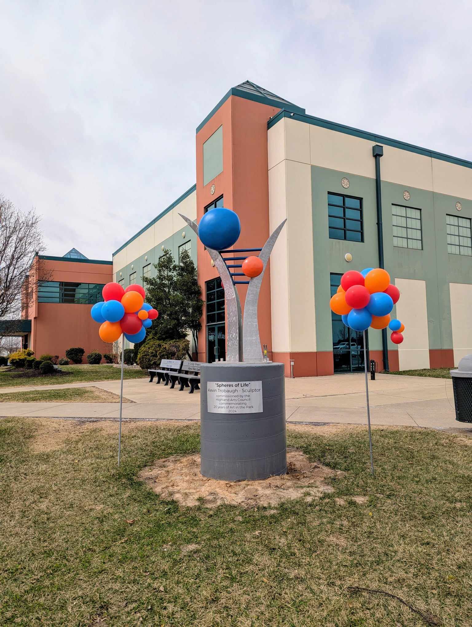 SculptureDedicationBalloons SculptureDedicationBalloons